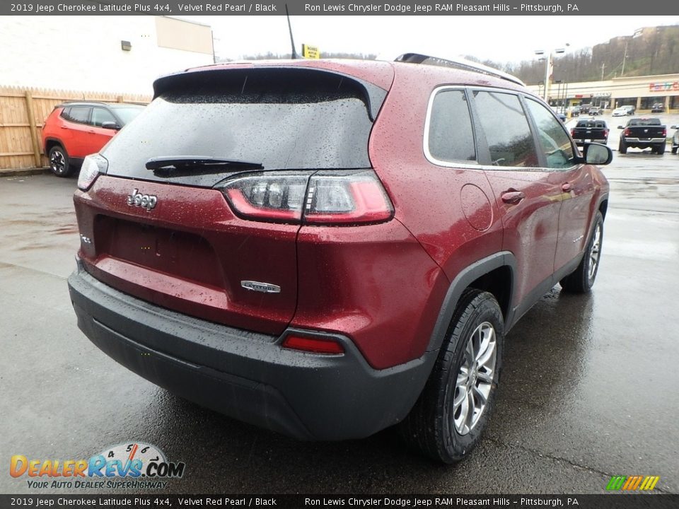 2019 Jeep Cherokee Latitude Plus 4x4 Velvet Red Pearl / Black Photo #5
