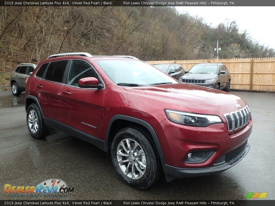 2019 Jeep Cherokee Latitude Plus 4x4 Velvet Red Pearl / Black Photo #7
