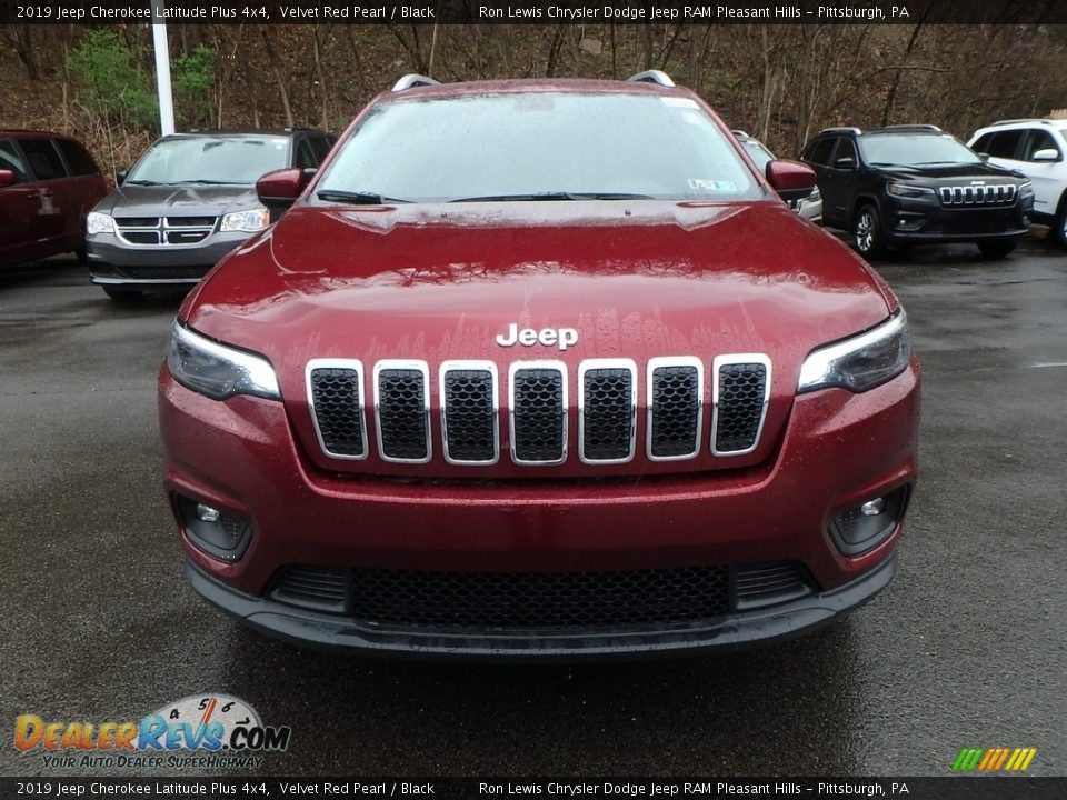 2019 Jeep Cherokee Latitude Plus 4x4 Velvet Red Pearl / Black Photo #8