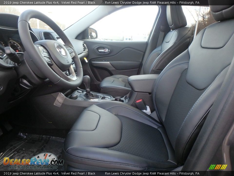 2019 Jeep Cherokee Latitude Plus 4x4 Velvet Red Pearl / Black Photo #10