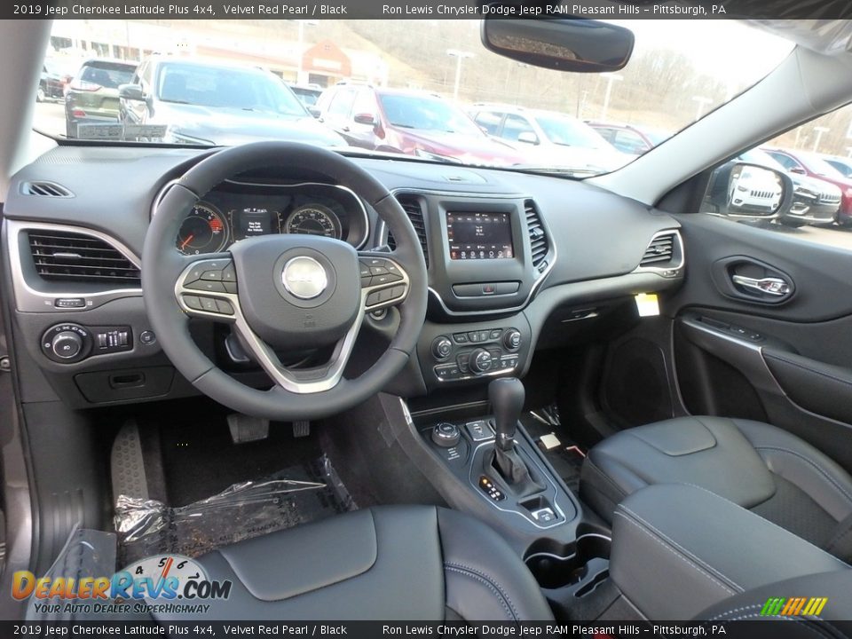 2019 Jeep Cherokee Latitude Plus 4x4 Velvet Red Pearl / Black Photo #12