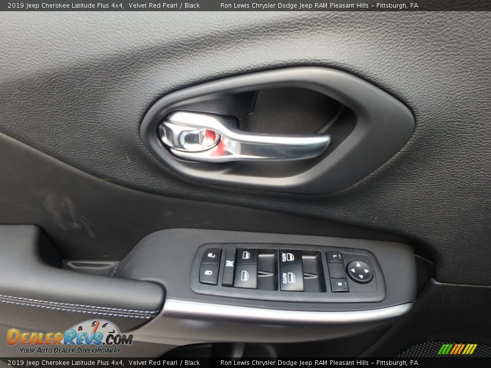 2019 Jeep Cherokee Latitude Plus 4x4 Velvet Red Pearl / Black Photo #13