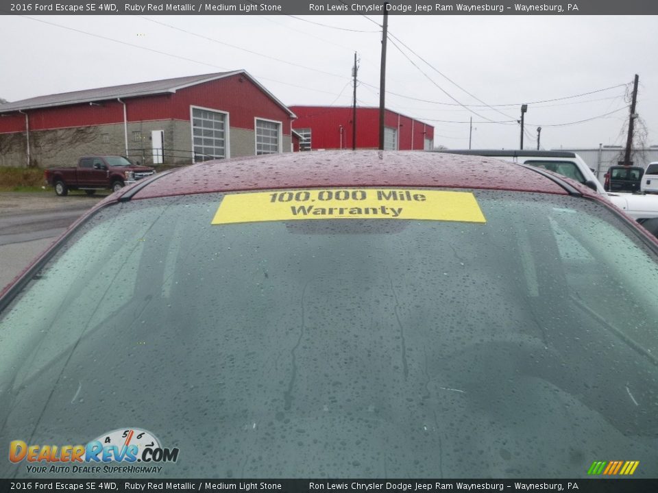 2016 Ford Escape SE 4WD Ruby Red Metallic / Medium Light Stone Photo #9