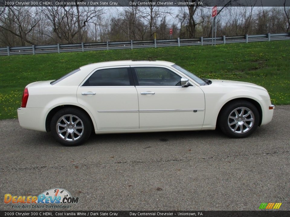 2009 Chrysler 300 C HEMI Cool Vanilla White / Dark Slate Gray Photo #2