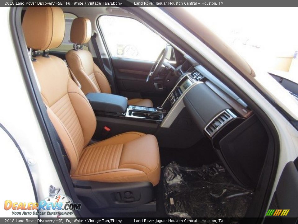 Front Seat of 2018 Land Rover Discovery HSE Photo #19
