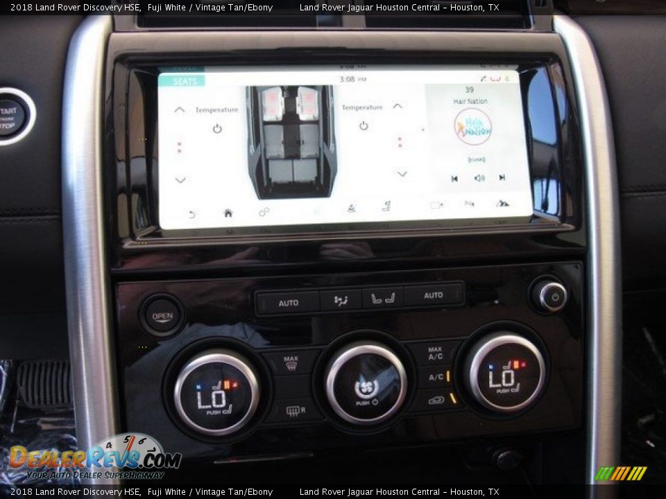 Controls of 2018 Land Rover Discovery HSE Photo #36
