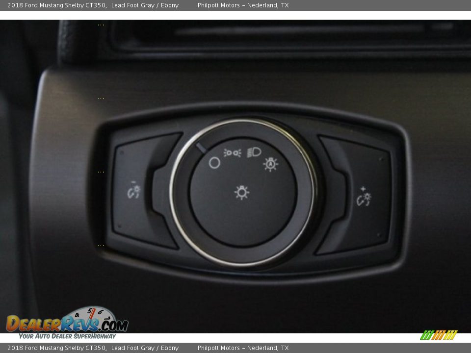 Controls of 2018 Ford Mustang Shelby GT350 Photo #30
