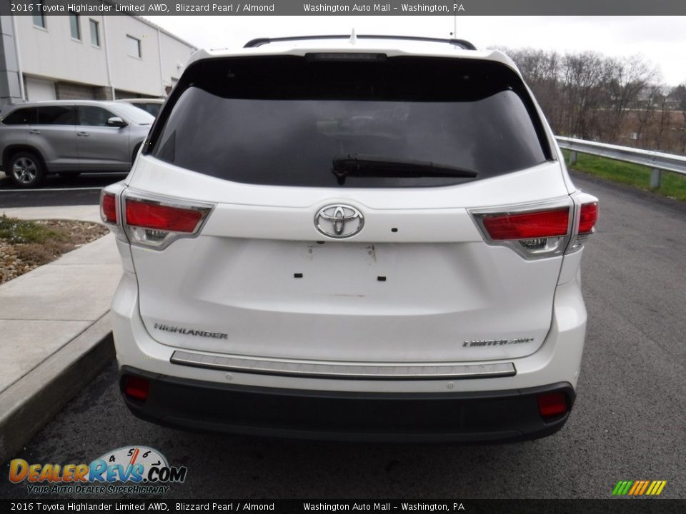 2016 Toyota Highlander Limited AWD Blizzard Pearl / Almond Photo #10