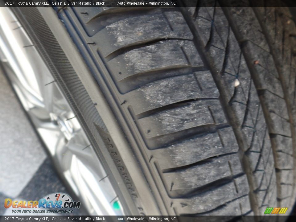 2017 Toyota Camry XLE Celestial Silver Metallic / Black Photo #8