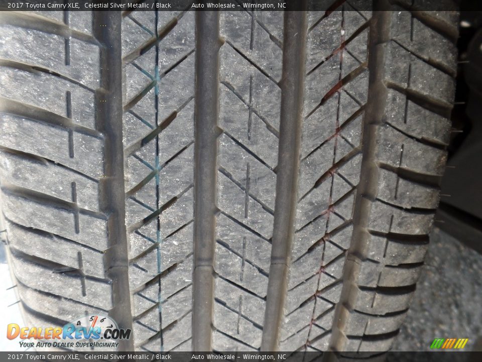 2017 Toyota Camry XLE Celestial Silver Metallic / Black Photo #9