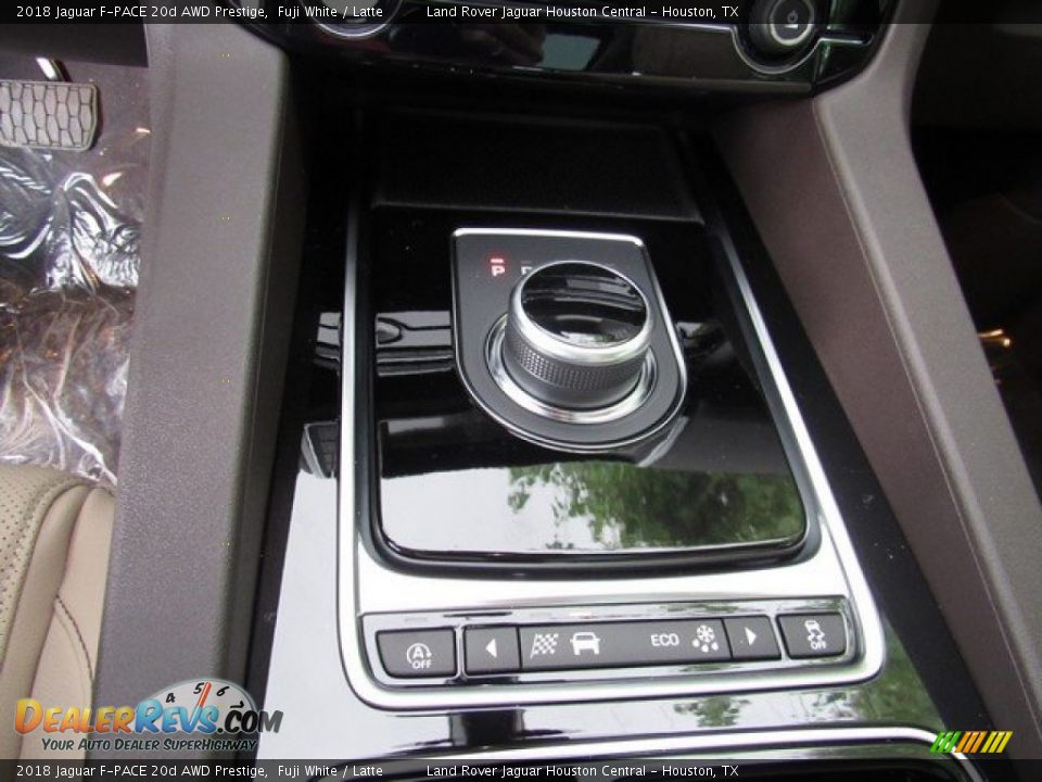 2018 Jaguar F-PACE 20d AWD Prestige Fuji White / Latte Photo #34