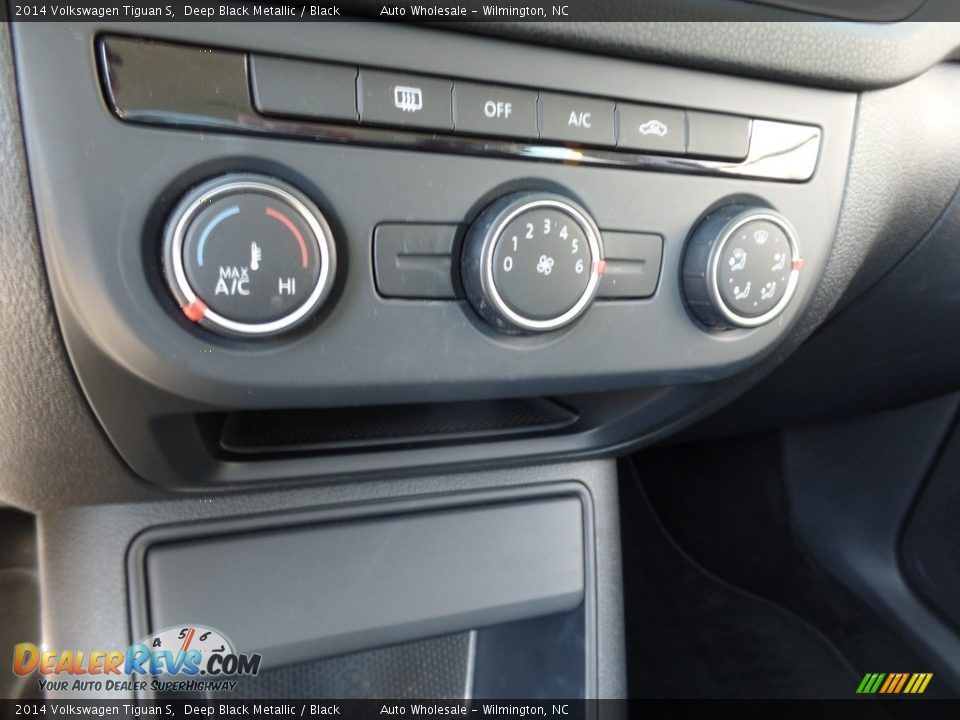 2014 Volkswagen Tiguan S Deep Black Metallic / Black Photo #18