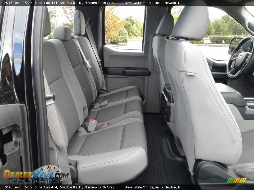 2016 Ford F150 XL SuperCab 4x4 Shadow Black / Medium Earth Gray Photo #13