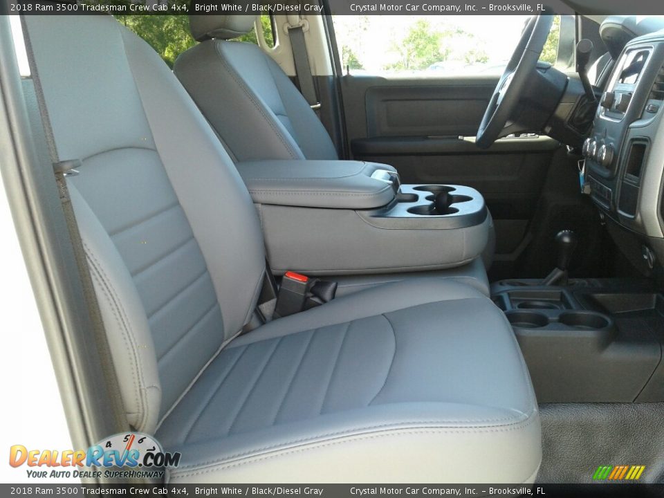 2018 Ram 3500 Tradesman Crew Cab 4x4 Bright White / Black/Diesel Gray Photo #12