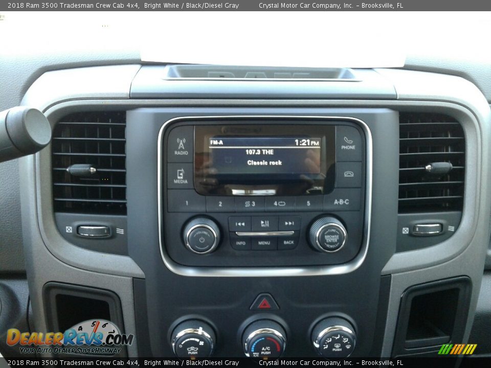 2018 Ram 3500 Tradesman Crew Cab 4x4 Bright White / Black/Diesel Gray Photo #15