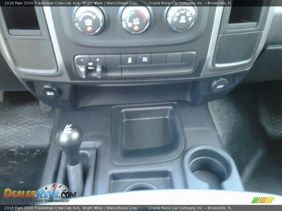 2018 Ram 3500 Tradesman Crew Cab 4x4 Bright White / Black/Diesel Gray Photo #16