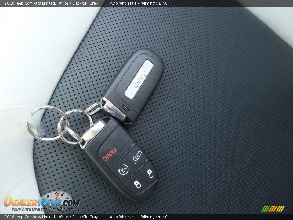 2018 Jeep Compass Limited White / Black/Ski Gray Photo #20