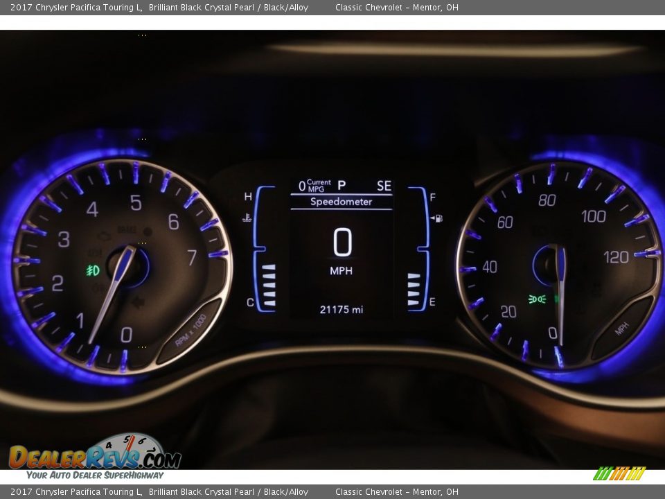 2017 Chrysler Pacifica Touring L Brilliant Black Crystal Pearl / Black/Alloy Photo #8