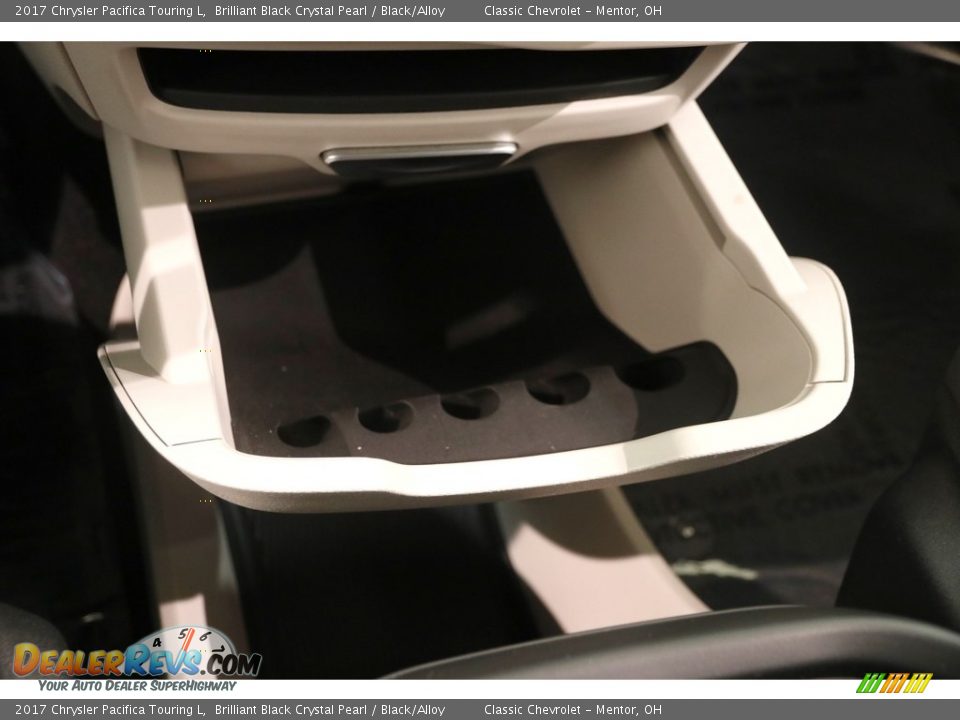2017 Chrysler Pacifica Touring L Brilliant Black Crystal Pearl / Black/Alloy Photo #17
