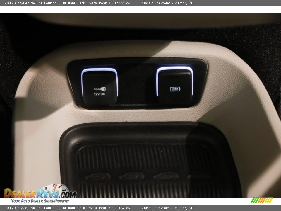 2017 Chrysler Pacifica Touring L Brilliant Black Crystal Pearl / Black/Alloy Photo #18