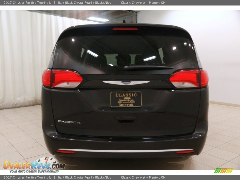2017 Chrysler Pacifica Touring L Brilliant Black Crystal Pearl / Black/Alloy Photo #25