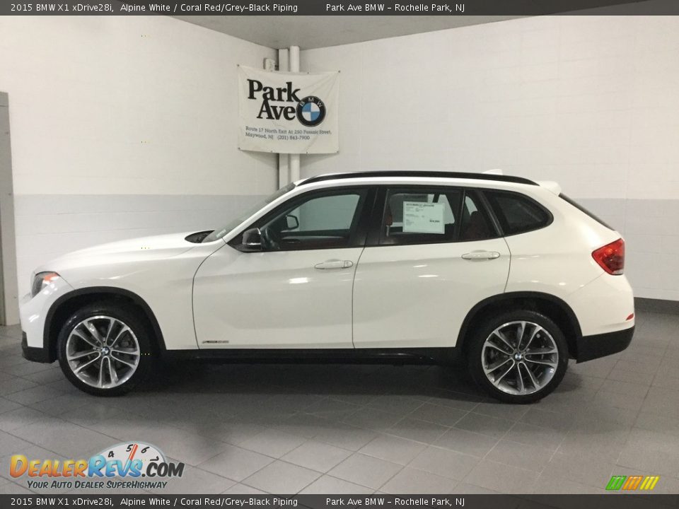 2015 BMW X1 xDrive28i Alpine White / Coral Red/Grey-Black Piping Photo #2
