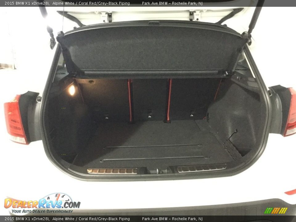 2015 BMW X1 xDrive28i Alpine White / Coral Red/Grey-Black Piping Photo #5