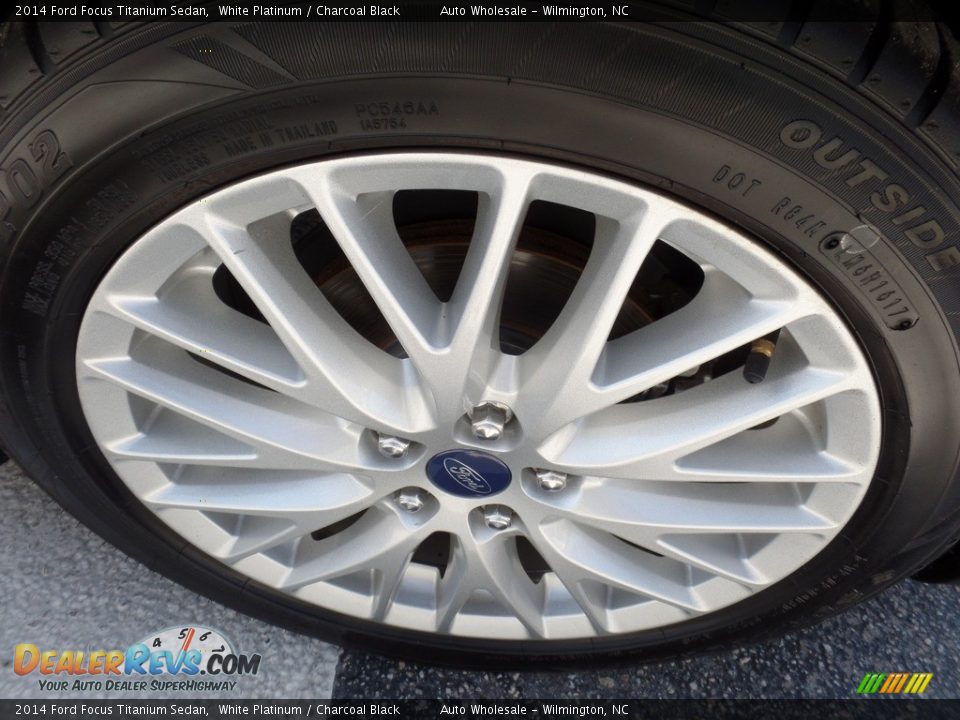 2014 Ford Focus Titanium Sedan White Platinum / Charcoal Black Photo #7