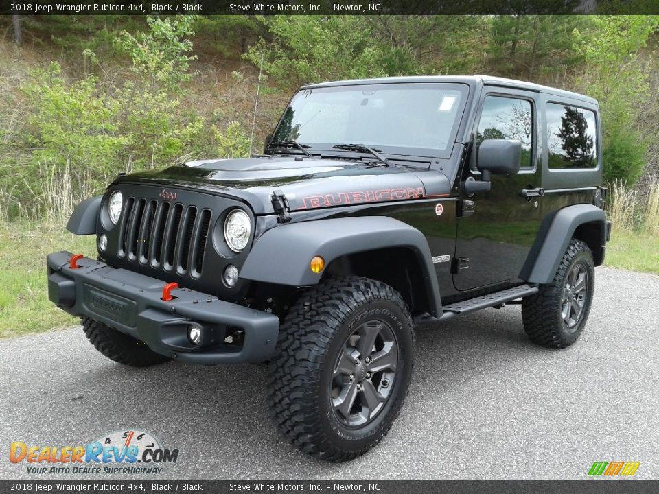 Front 3/4 View of 2018 Jeep Wrangler Rubicon 4x4 Photo #2