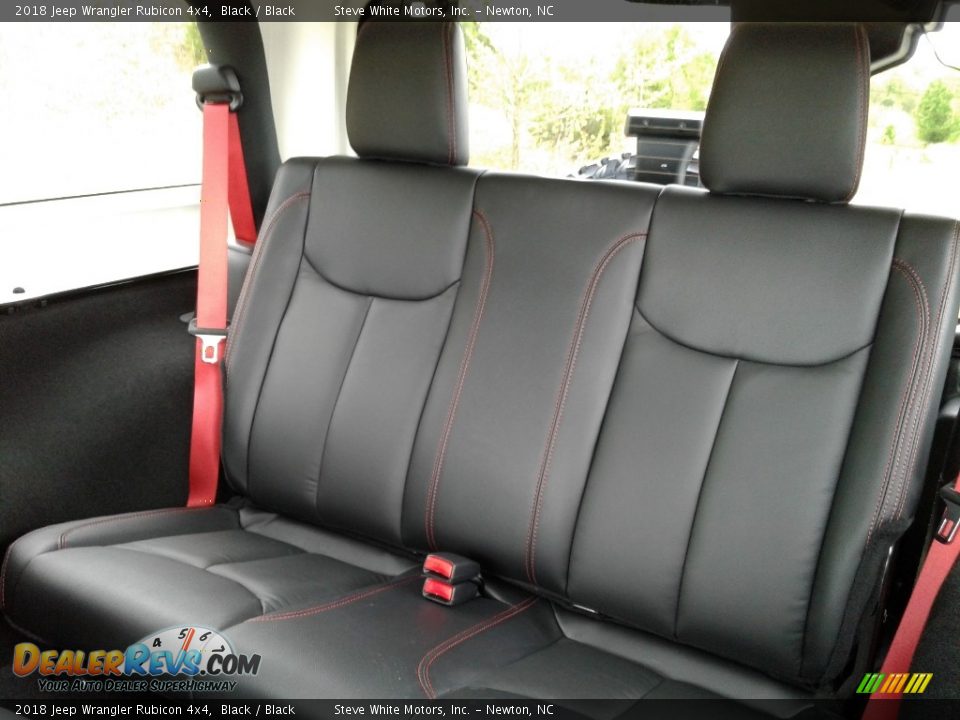 Rear Seat of 2018 Jeep Wrangler Rubicon 4x4 Photo #13