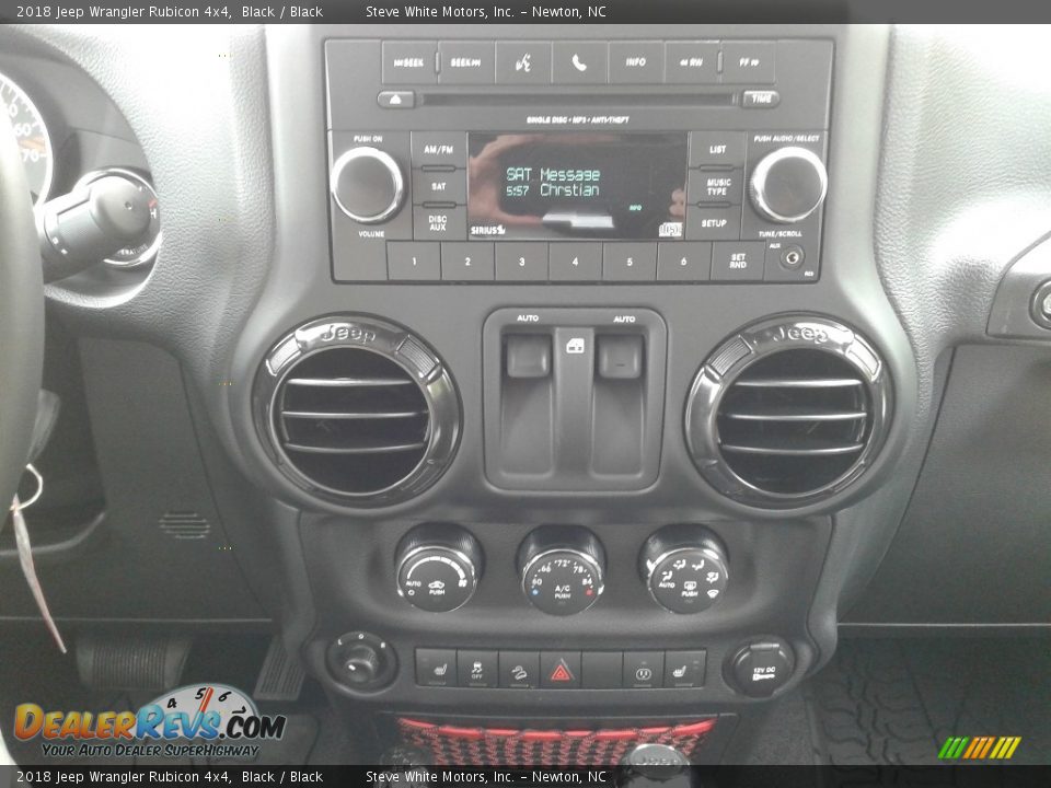 Controls of 2018 Jeep Wrangler Rubicon 4x4 Photo #20