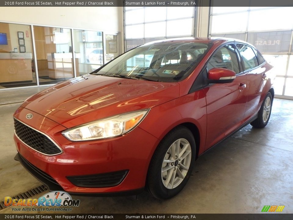 2018 Ford Focus SE Sedan Hot Pepper Red / Charcoal Black Photo #4
