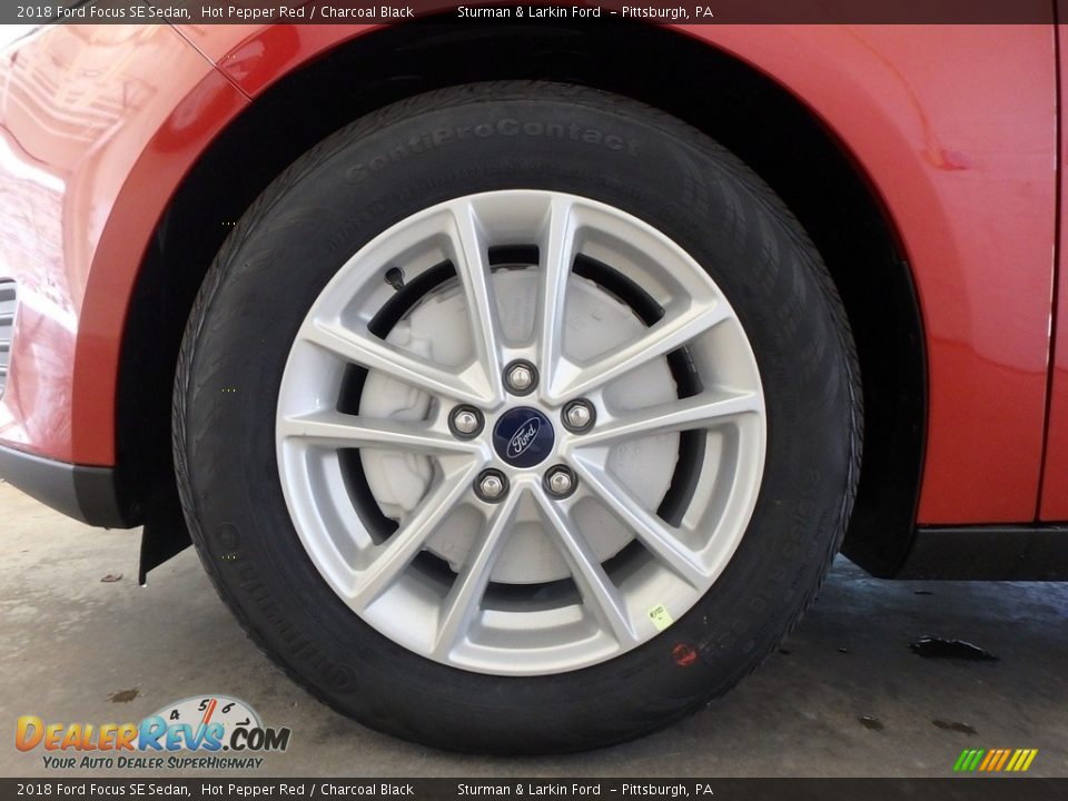 2018 Ford Focus SE Sedan Hot Pepper Red / Charcoal Black Photo #5
