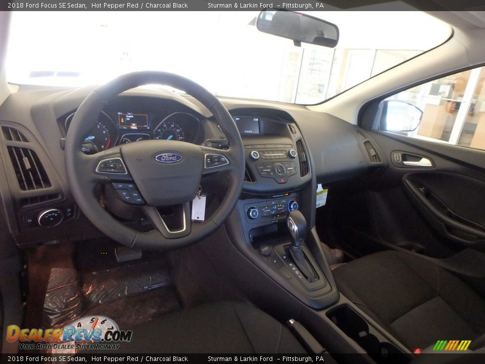 2018 Ford Focus SE Sedan Hot Pepper Red / Charcoal Black Photo #8
