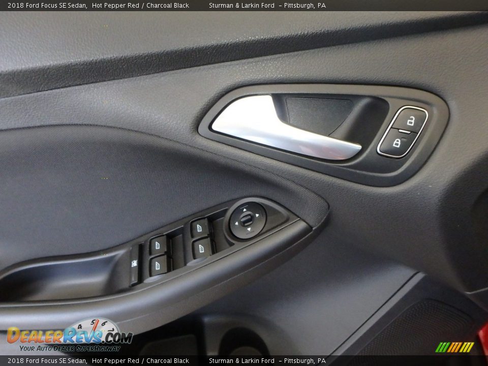 2018 Ford Focus SE Sedan Hot Pepper Red / Charcoal Black Photo #9