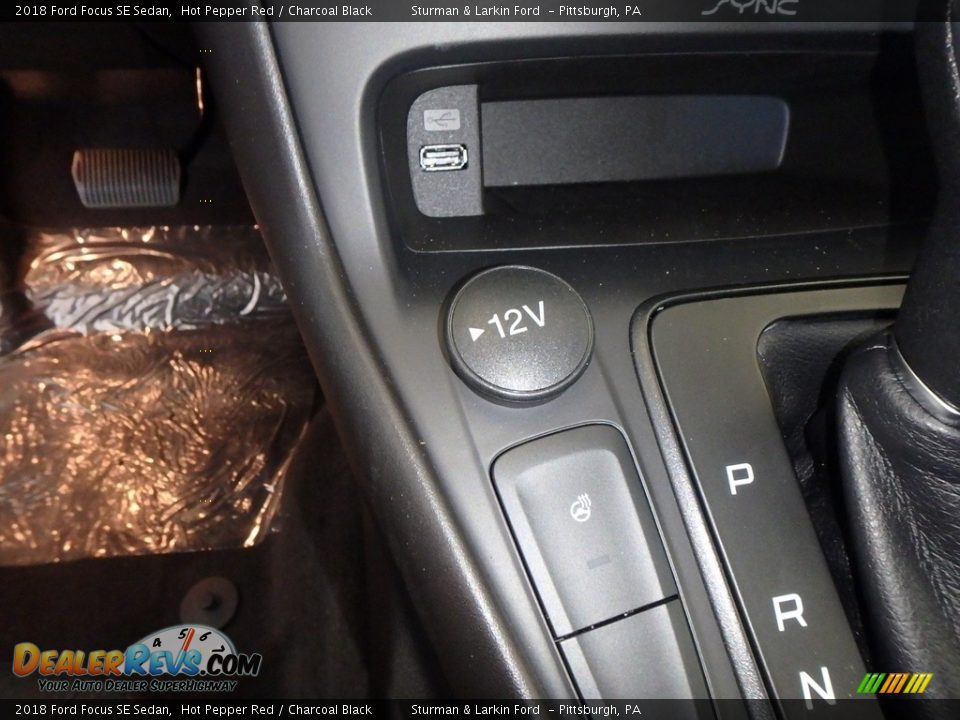 2018 Ford Focus SE Sedan Hot Pepper Red / Charcoal Black Photo #14
