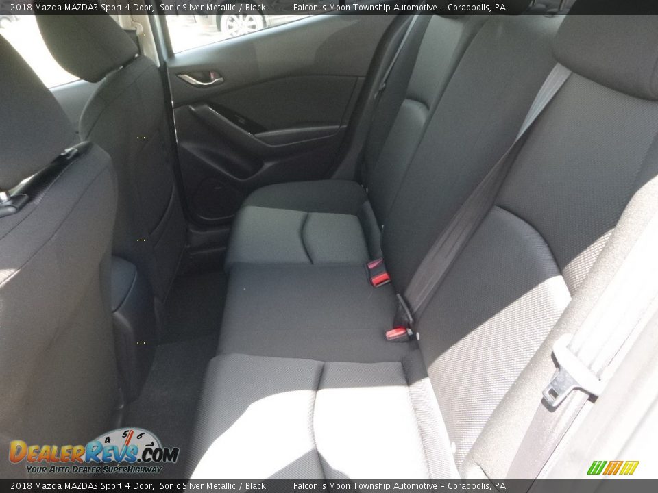 2018 Mazda MAZDA3 Sport 4 Door Sonic Silver Metallic / Black Photo #8
