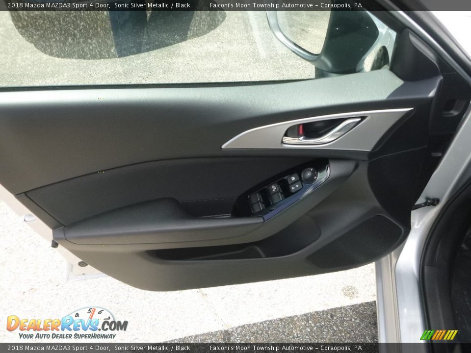 2018 Mazda MAZDA3 Sport 4 Door Sonic Silver Metallic / Black Photo #10