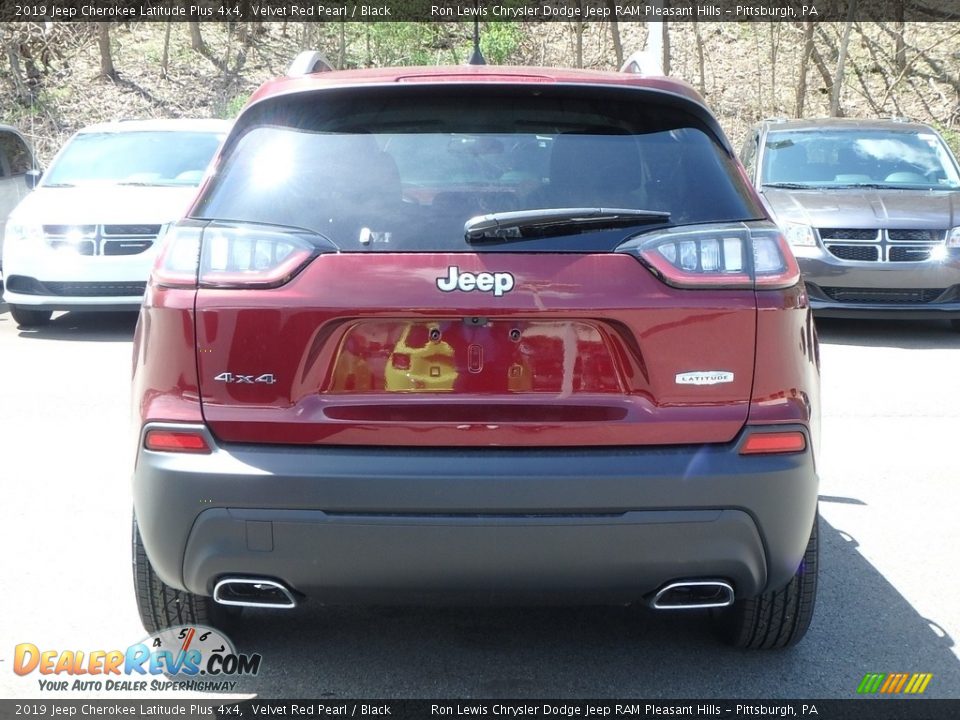 2019 Jeep Cherokee Latitude Plus 4x4 Velvet Red Pearl / Black Photo #4