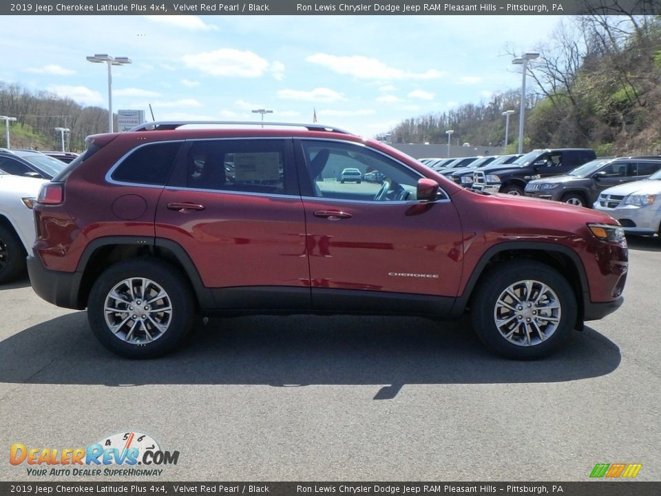 2019 Jeep Cherokee Latitude Plus 4x4 Velvet Red Pearl / Black Photo #6
