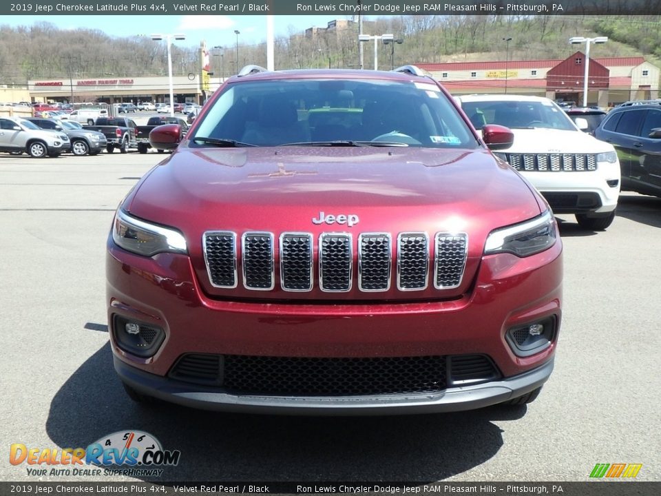 2019 Jeep Cherokee Latitude Plus 4x4 Velvet Red Pearl / Black Photo #8