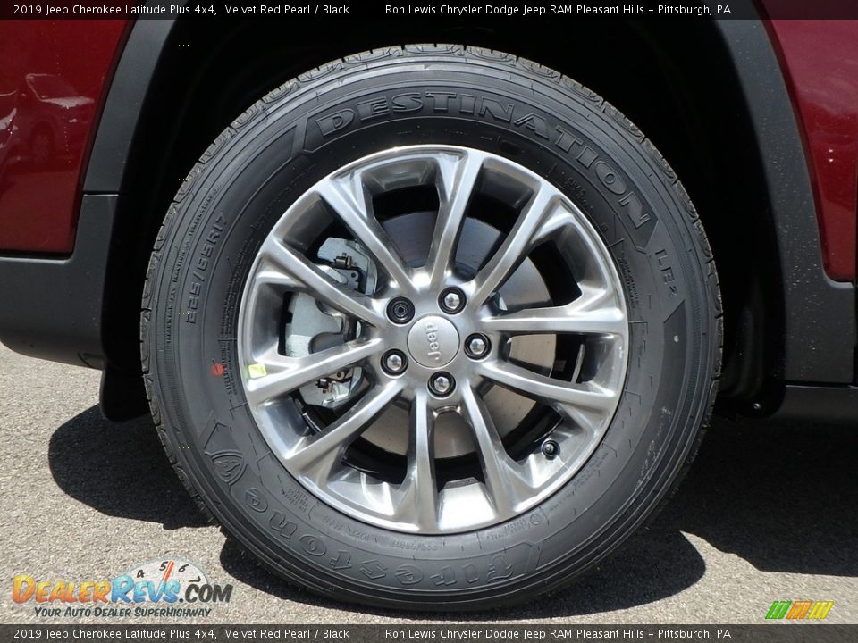 2019 Jeep Cherokee Latitude Plus 4x4 Velvet Red Pearl / Black Photo #9