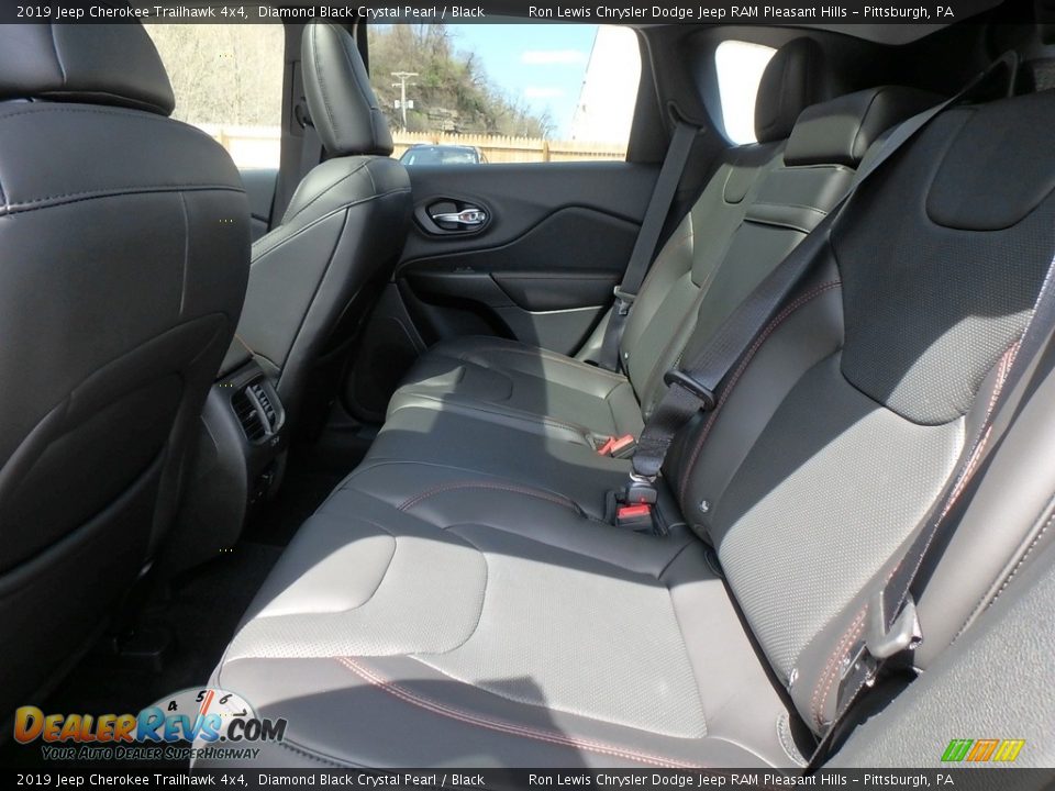 2019 Jeep Cherokee Trailhawk 4x4 Diamond Black Crystal Pearl / Black Photo #11