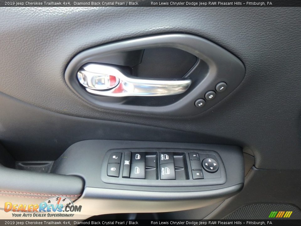2019 Jeep Cherokee Trailhawk 4x4 Diamond Black Crystal Pearl / Black Photo #13