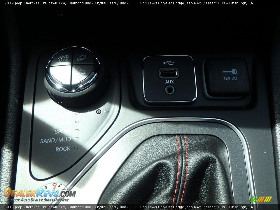 2019 Jeep Cherokee Trailhawk 4x4 Diamond Black Crystal Pearl / Black Photo #19