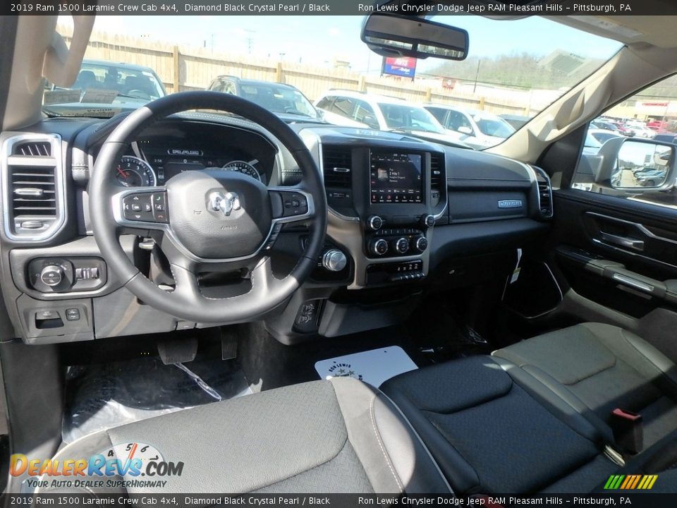Dashboard of 2019 Ram 1500 Laramie Crew Cab 4x4 Photo #12
