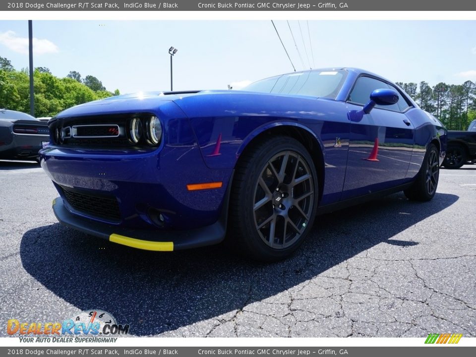 Front 3/4 View of 2018 Dodge Challenger R/T Scat Pack Photo #3