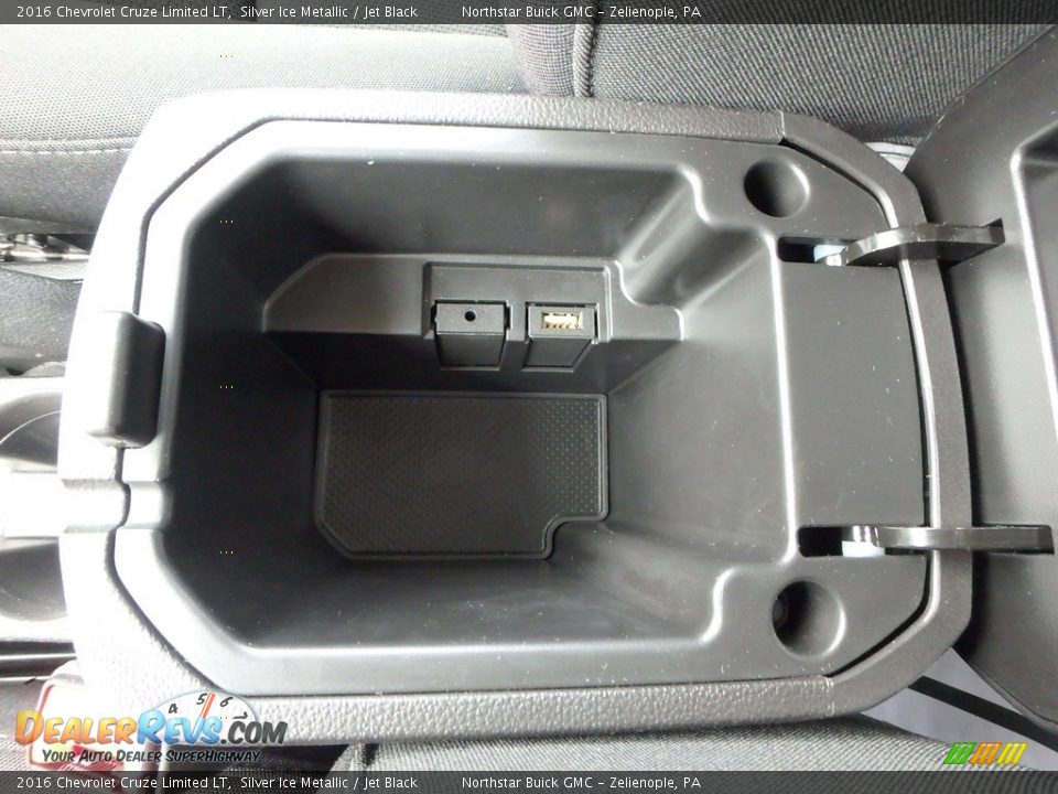 2016 Chevrolet Cruze Limited LT Silver Ice Metallic / Jet Black Photo #30
