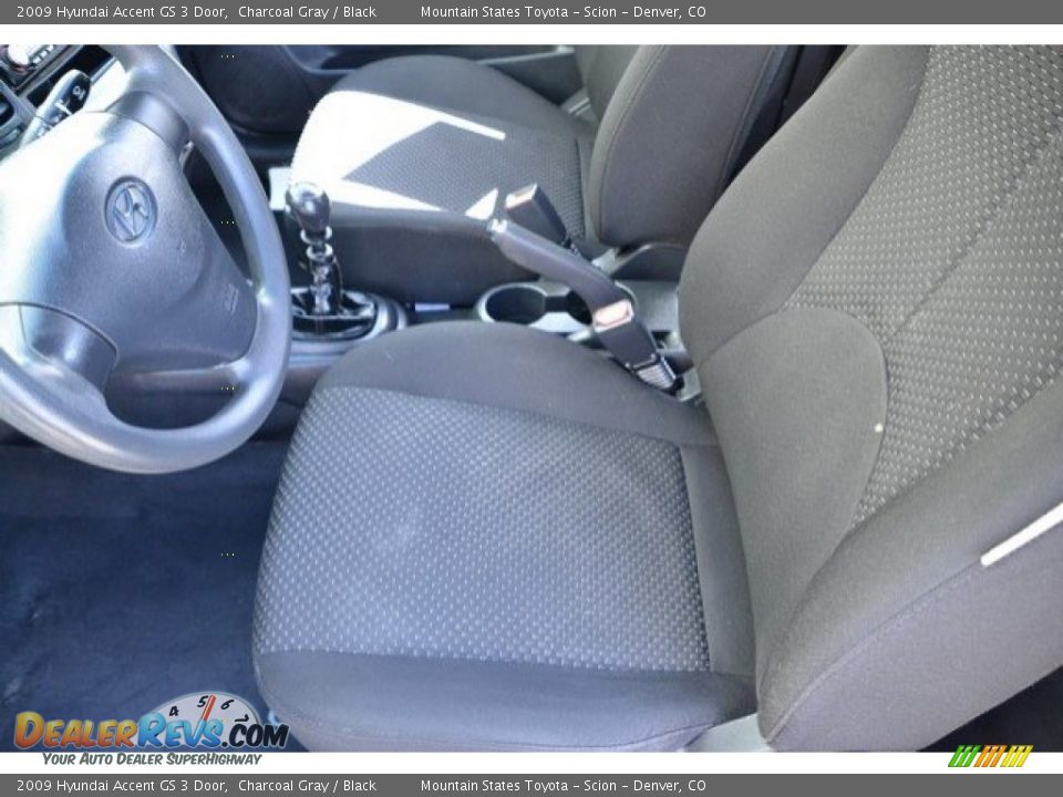 2009 Hyundai Accent GS 3 Door Charcoal Gray / Black Photo #11