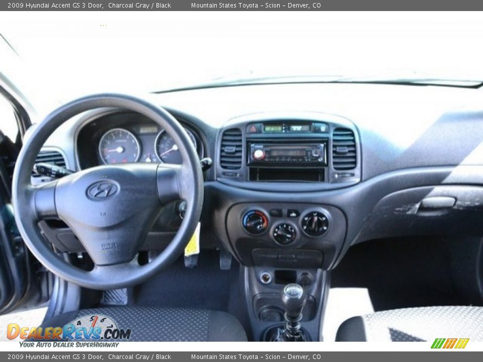 2009 Hyundai Accent GS 3 Door Charcoal Gray / Black Photo #13